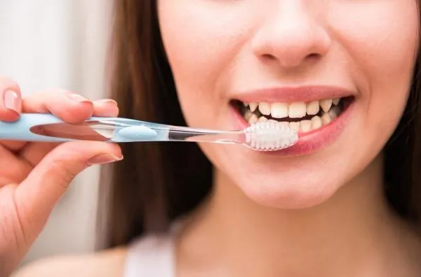 Chăm Sóc Răng Miệng Sau Khi Xử Lý Mẻ Răng